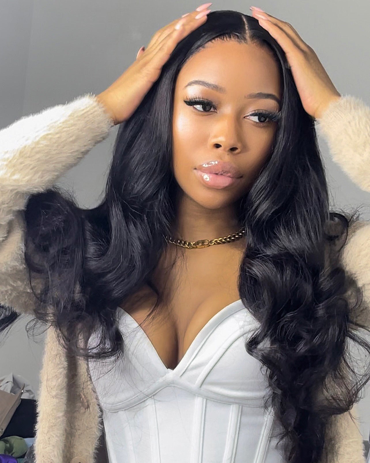 GLUELESS 22” LACE FRONTAL WIG 5x5