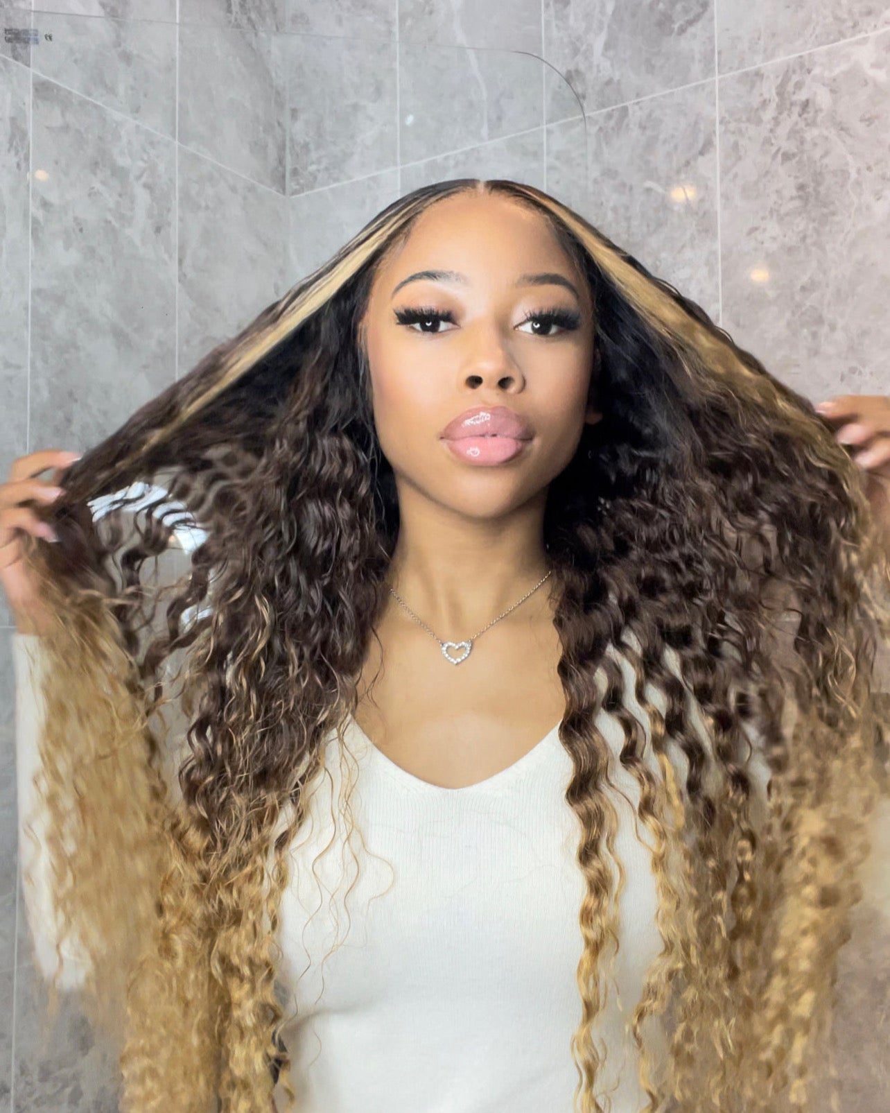 32” HIGHLIGHT CURLY LACE FRONTAL WIG 13x4