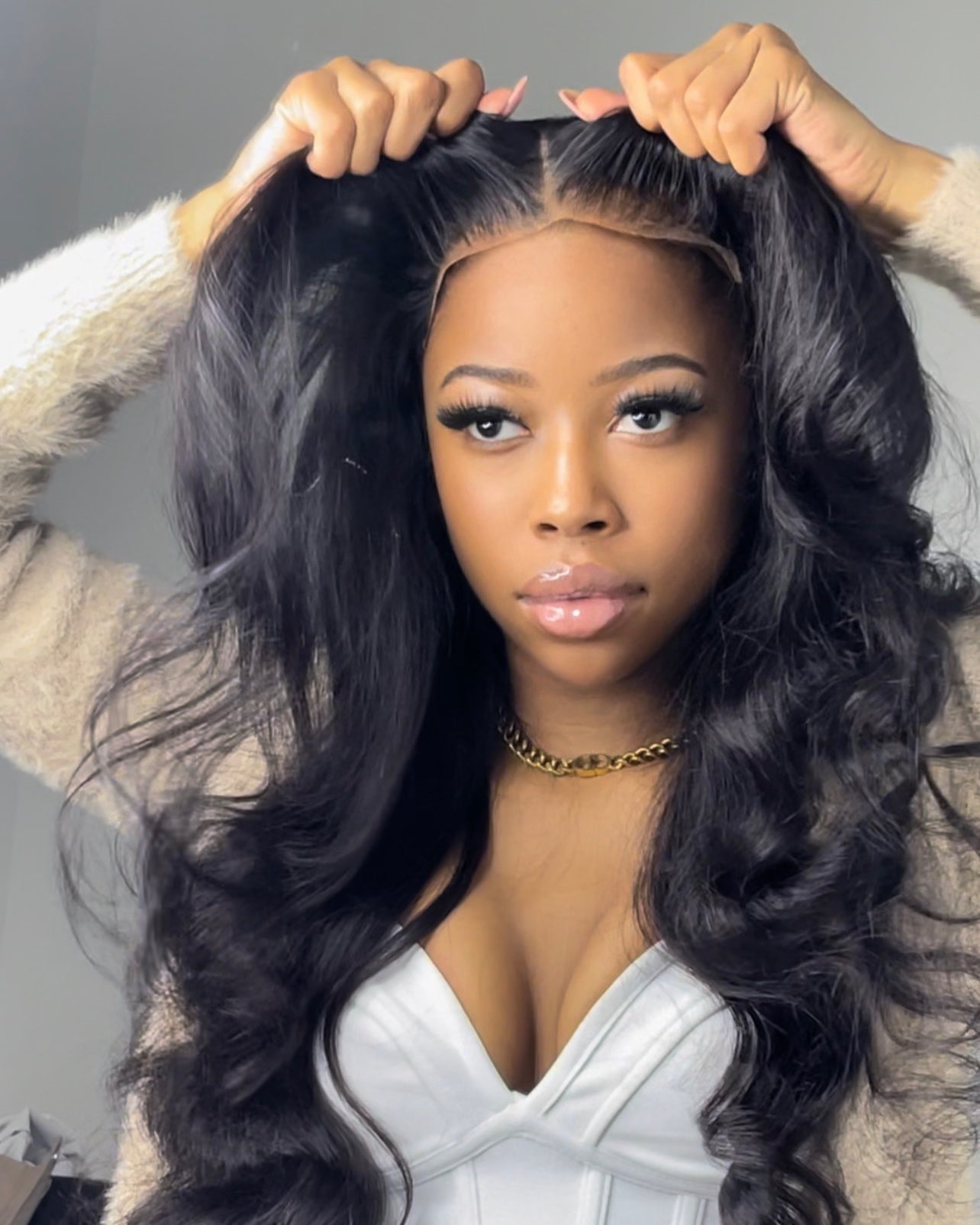 GLUELESS 22” LACE FRONTAL WIG 5x5